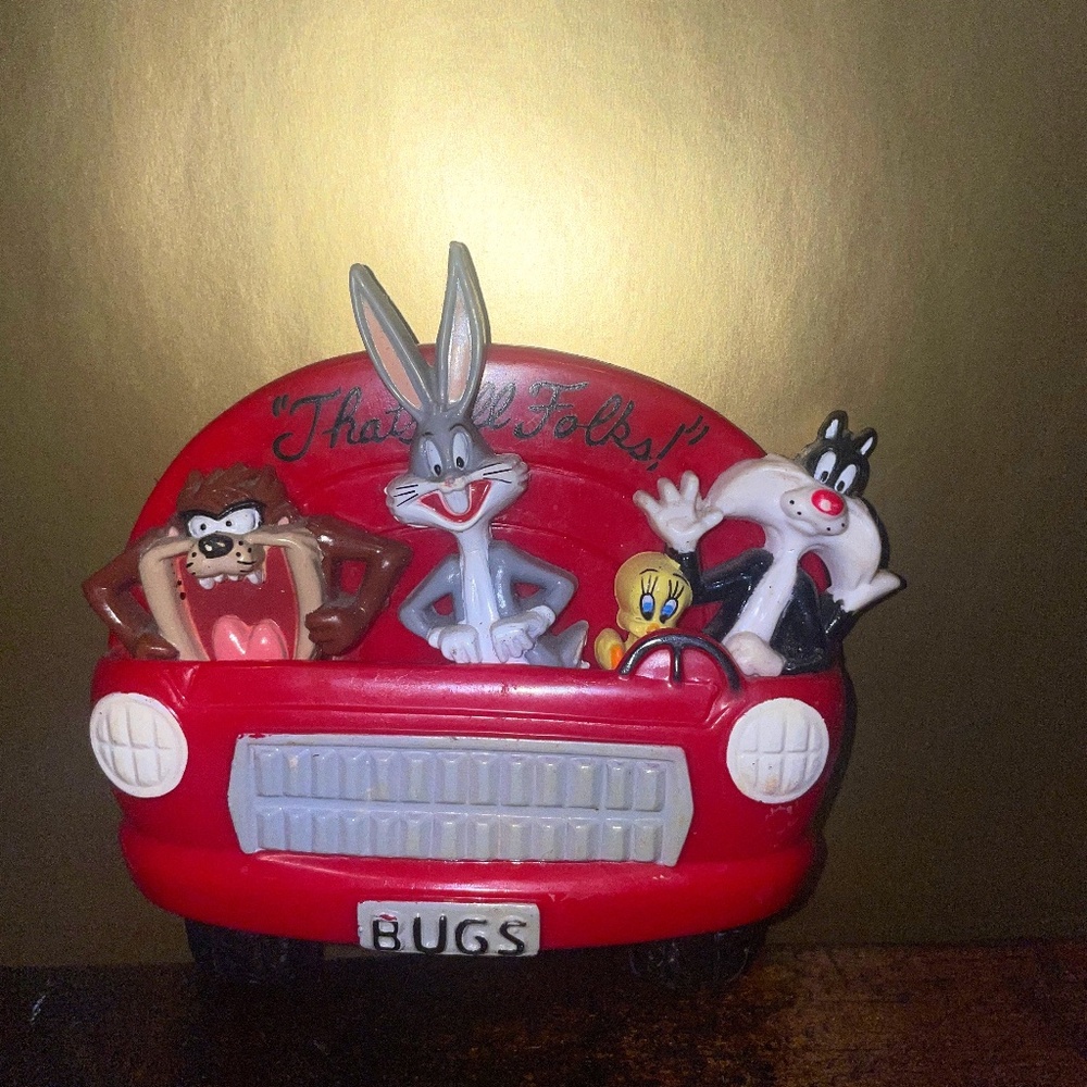 Warner Bros Looney Tunes Bugs Bunny Sylvester Magnets Red Car That's‎ All Folks